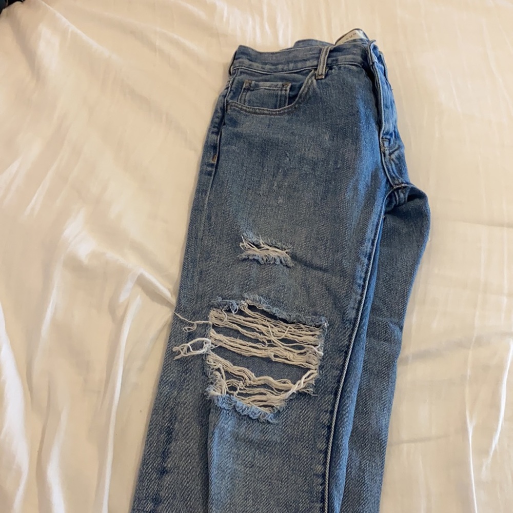 PacSun Ripped Boyfriend Jeans - Picture 3 of 5
